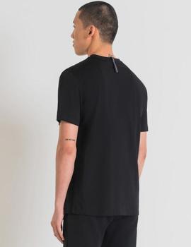 Camiseta negra A. Morato con placa engomada y logo