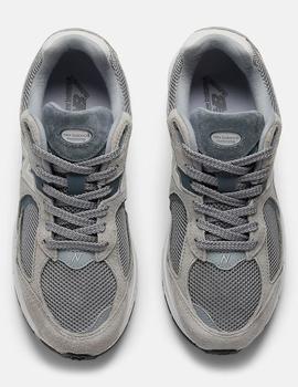 Zapatilla gris unisex New Balance M2002RST